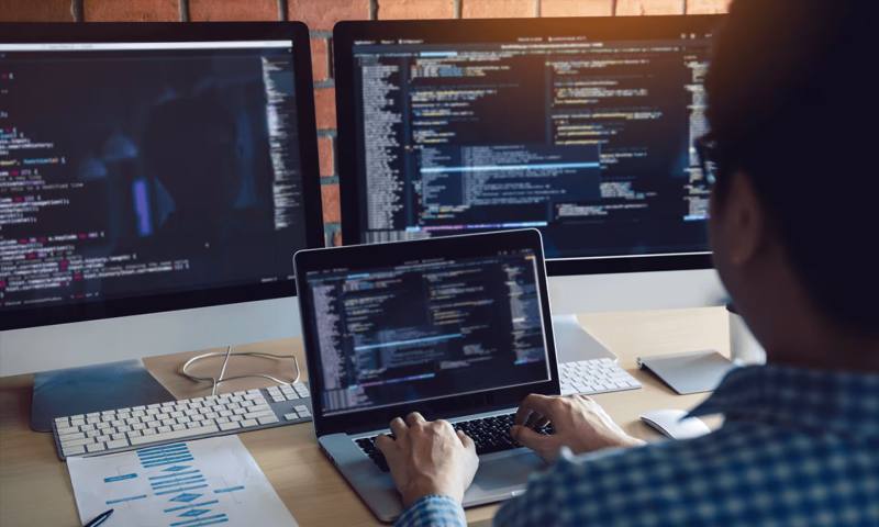 数据科学选型:R与Python如何赋能吴桥县网站建设?